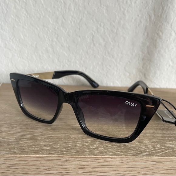 Quay Prove It Sunglasses - Picture 4 of 6